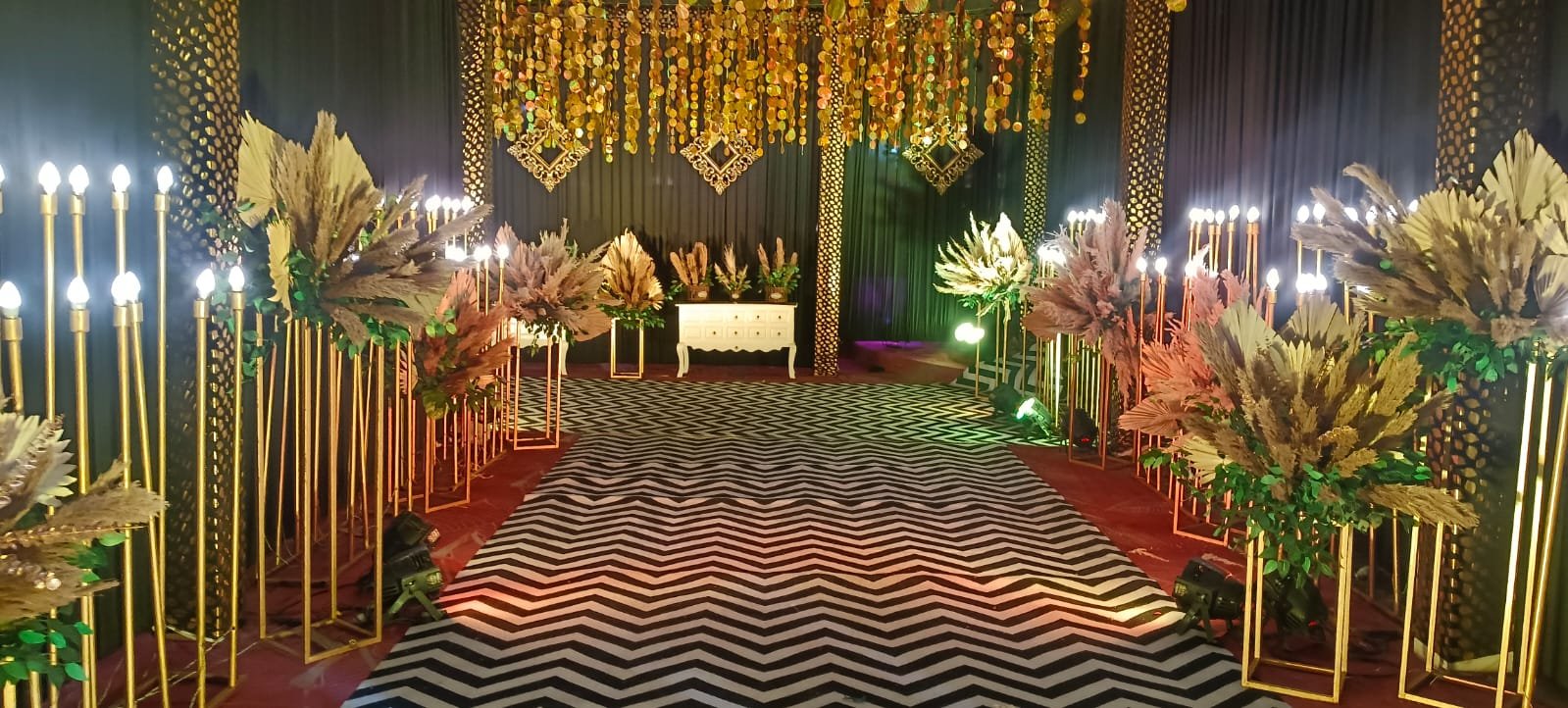 Luxury venue aisle